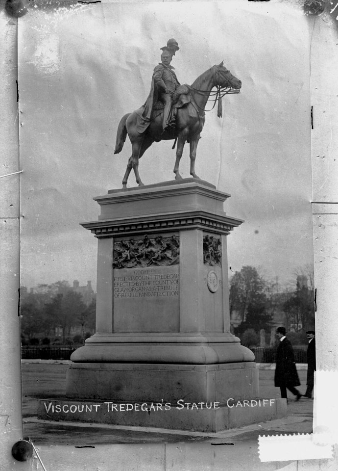 Viscount Tredegar's Statue, Cardiff (4641255)