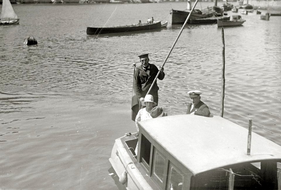 Visita del general Miguel Primo de Rivera a la localidad de Pasai Donibane (4 de 6) - Fondo Car-Kutxa Fototeka
