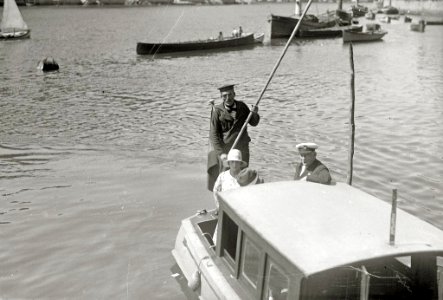Visita del general Miguel Primo de Rivera a la localidad de Pasai Donibane (4 de 6) - Fondo Car-Kutxa Fototeka
