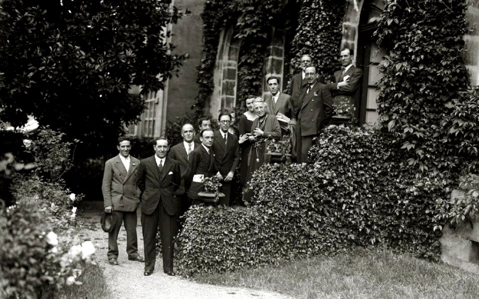 Visita de diferentes personalidades a localidades de Gipuzkoa y Bizkaia, entre ellas se encuentran Telesforo Monzon, Teodoro Hernandorena y José Antonio Aguirre Lekube (11 de 27) - Fondo Car-Kutxa Fototeka