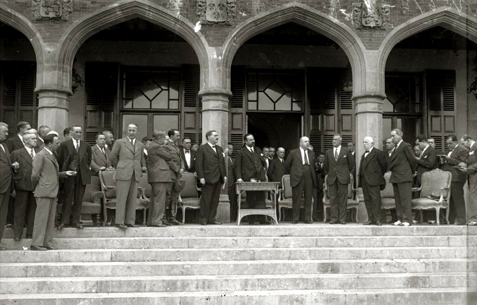 Visita de Niceto Alcalá Zamora al palacio de Miramar (2 de 4) - Fondo Car-Kutxa Fototeka