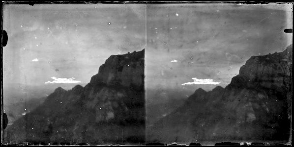 Vista aèria de les muntanyes de Montserrat (AFCEC BORDAS D 4373)