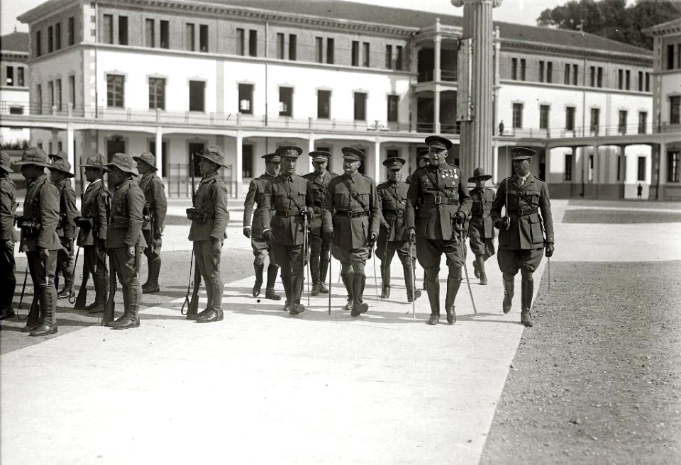 Visita del general Miguel Primo de Rivera a diferentes cuarteles militares de San Sebastián (1 de 7) - Fondo Car-Kutxa Fototeka