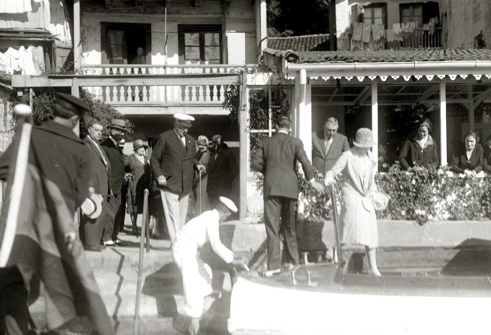 Visita del general Miguel Primo de Rivera a la localidad de Pasai Donibane (3 de 6) - Fondo Car-Kutxa Fototeka