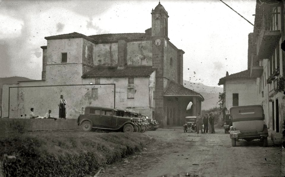 Visita de Telesforo Monzon a la localidad de Zubieta (2 de 3) - Fondo Car-Kutxa Fototeka
