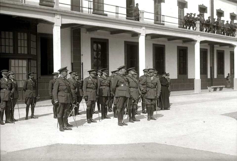 Visita del general Miguel Primo de Rivera a diferentes cuarteles militares de San Sebastián (3 de 7) - Fondo Car-Kutxa Fototeka