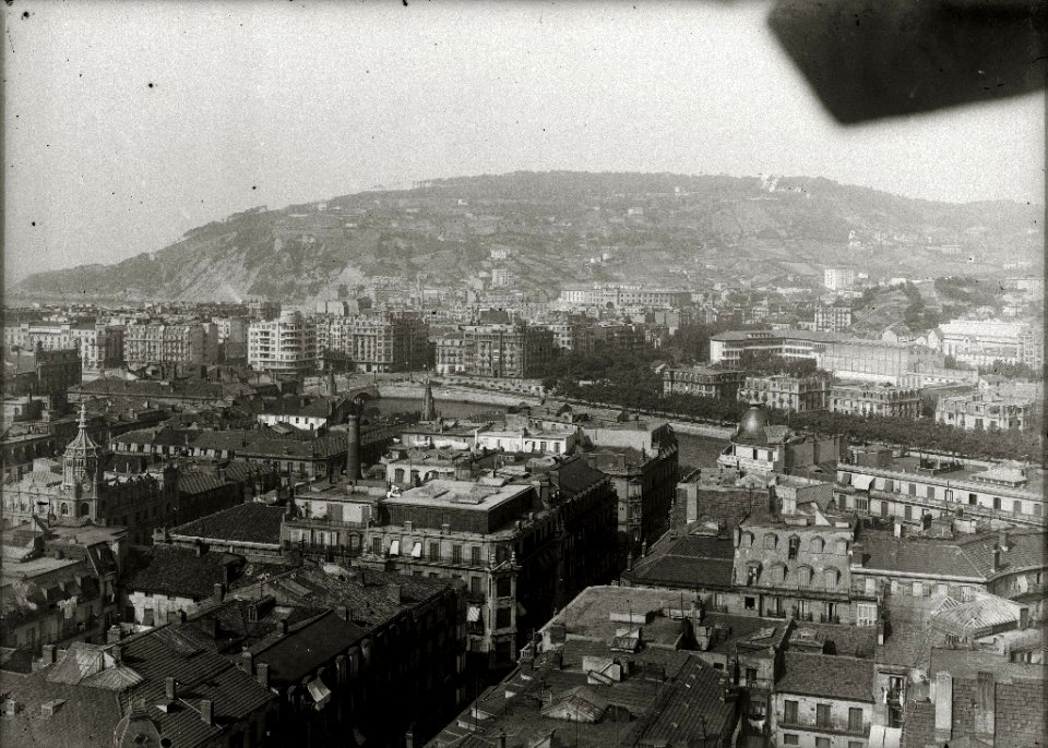 Vista aerea del Centro y zona de Gros (1 de 1) - Fondo Car-Kutxa Fototeka