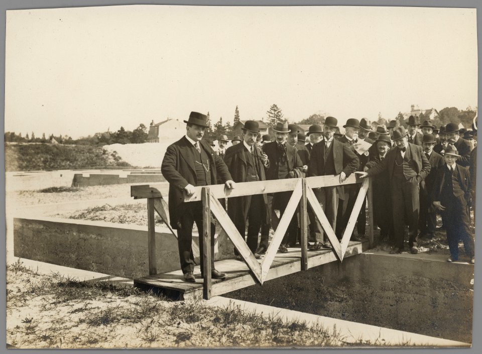 Visite de chantier de l'Hôpital Edouard Herriot de Lyon (1920)
