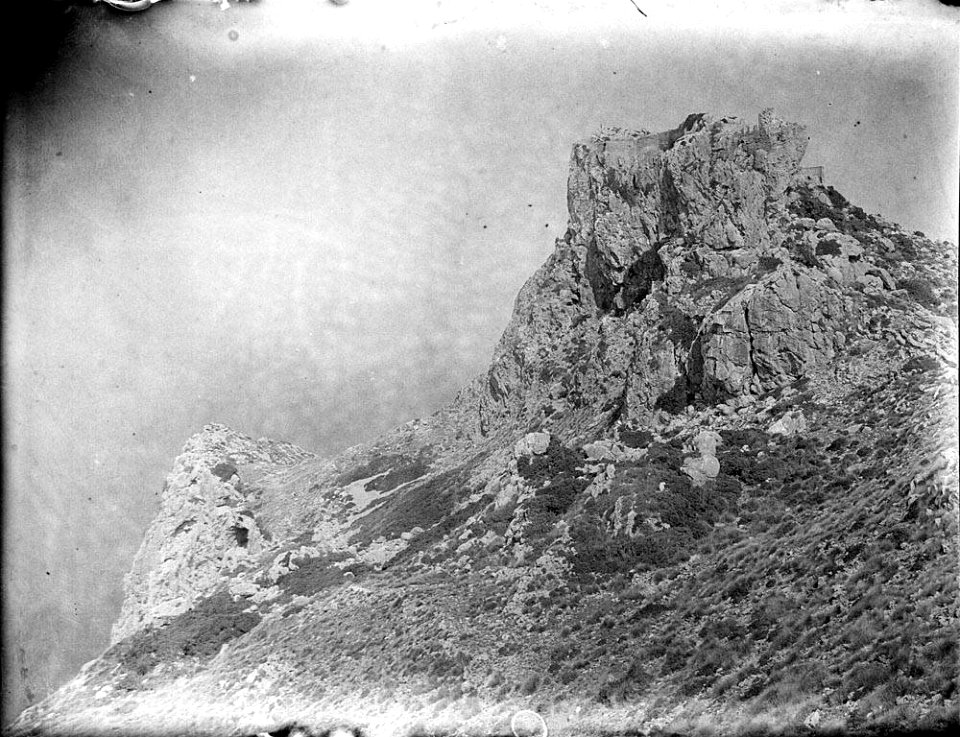 Vista d'un pic de muntanya (AFCEC RIBASV C 2631)