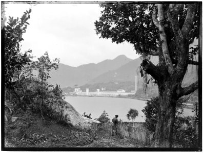 Vista da Lagoa Rodrigo de Freitas, com a Companhia de Fiação e Tecelagem Corcovado ao fundo - 1