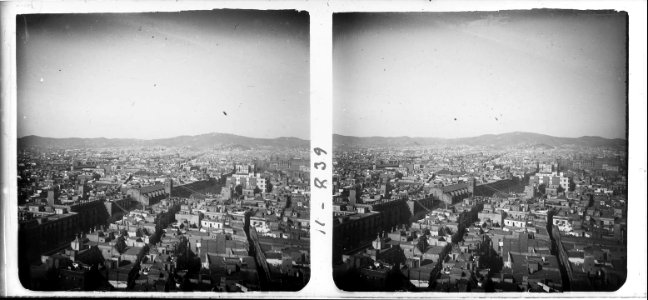 Vista de Barcelona des del campanar de l'església del Pi