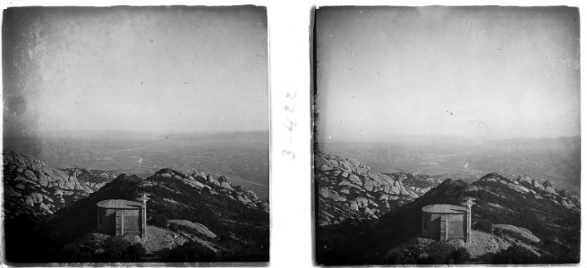 Vista de l ' ermita de Sant Joan a les muntanyes de Montserrat