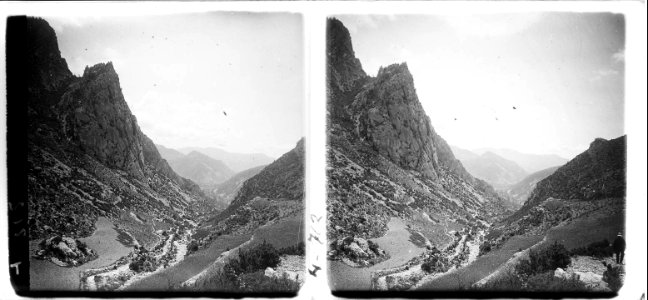 Vista de Coll del Port cap altres valls del riu Cardener