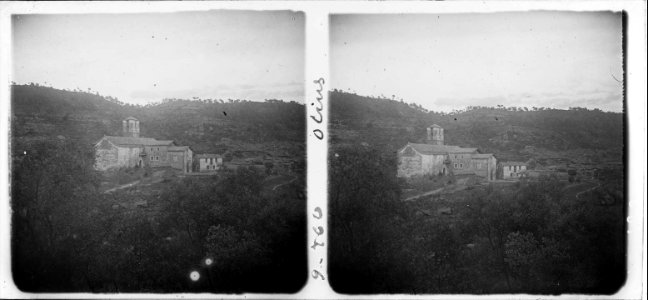 Vista de l'església i de la rectoria d ' Olius
