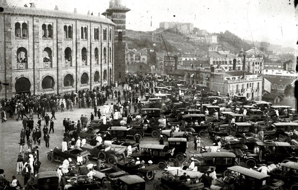 Vista de la plaza de toros de 'El Txofre' (1 de 3) - Fondo Car-Kutxa Fototeka