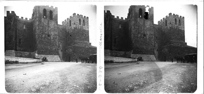 Vista de la façana de l ' antiga església de Sant Víctor a Marsella