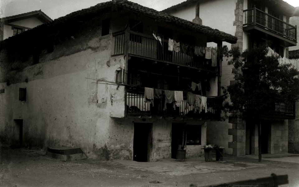 Vista de la localidad de Hondarribia (3 de 4) - Fondo Car-Kutxa Fototeka