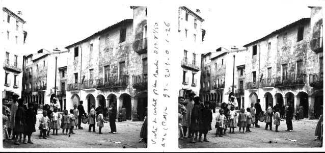 Vista de la plaça de Besalú