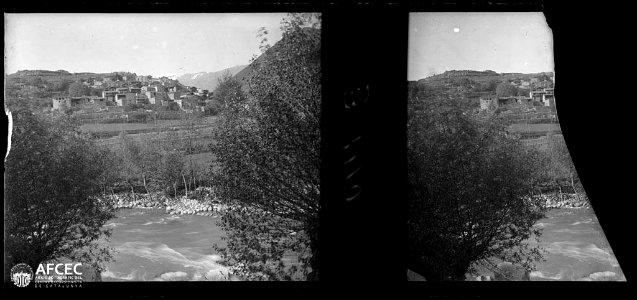 Vista de Martinet amb el riu a primer terme