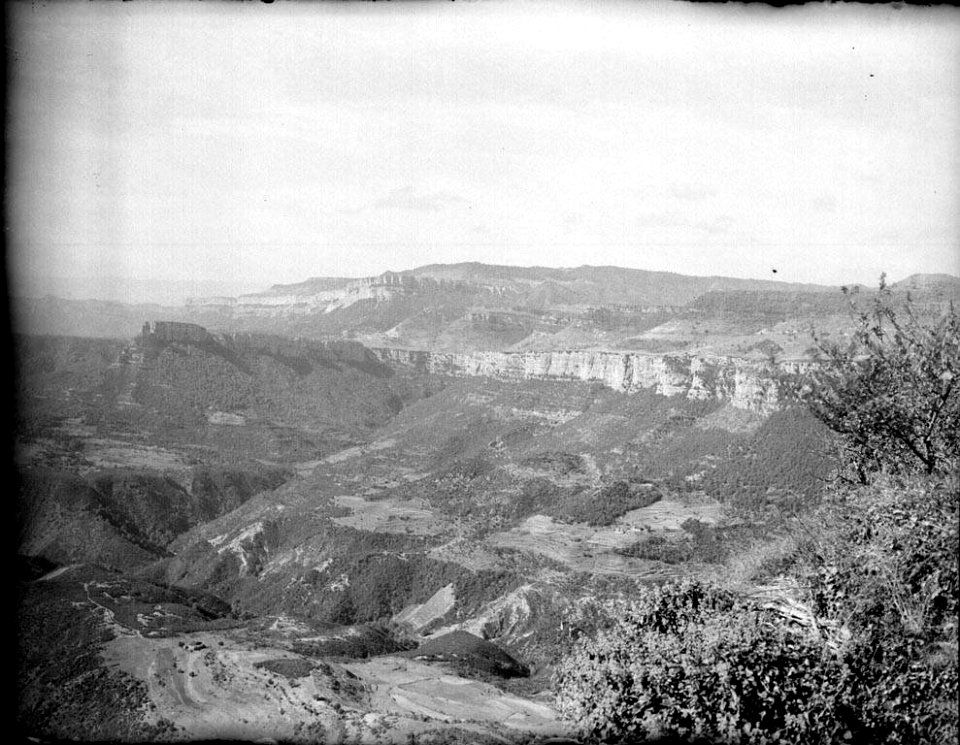 Vista de muntanyes (AFCEC RIBASV C 2720)