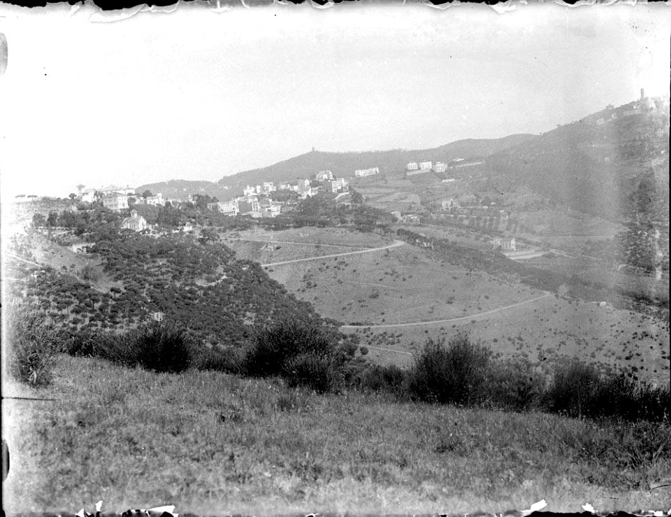 Vista de Vallvidrera des del Passeig de les Aigües (AFCEC RIBASV C 2696)