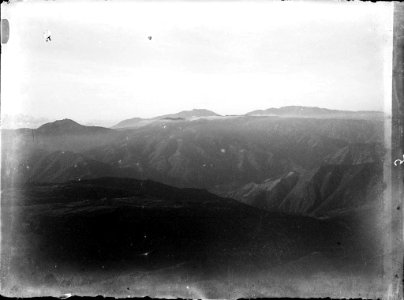 Vista de muntanyes des del Far (AFCEC RIBASV C 2564)