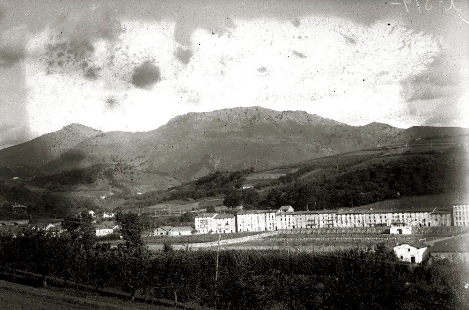 Vista del campo de fútbol de Etxeberrieta en Andoain (1 de 1) - Fondo Car-Kutxa Fototeka