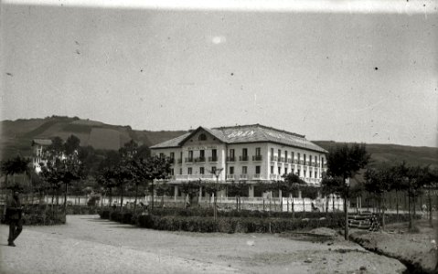 Vista del Gran Hotel Amaya en la localidad de Zumaia (1 de 1) - Fondo Car-Kutxa Fototeka