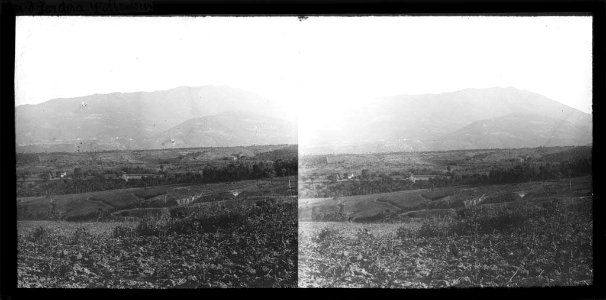 Vista del pla de Tordera amb el Montseny al fons photo