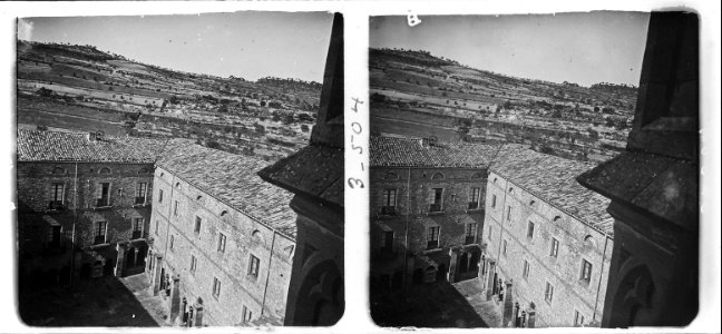 Vista del claustre des del cimbori del monestir de Vallbona de les Monges
