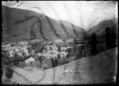Vista del poble de Les, a la Vall d'Aran photo