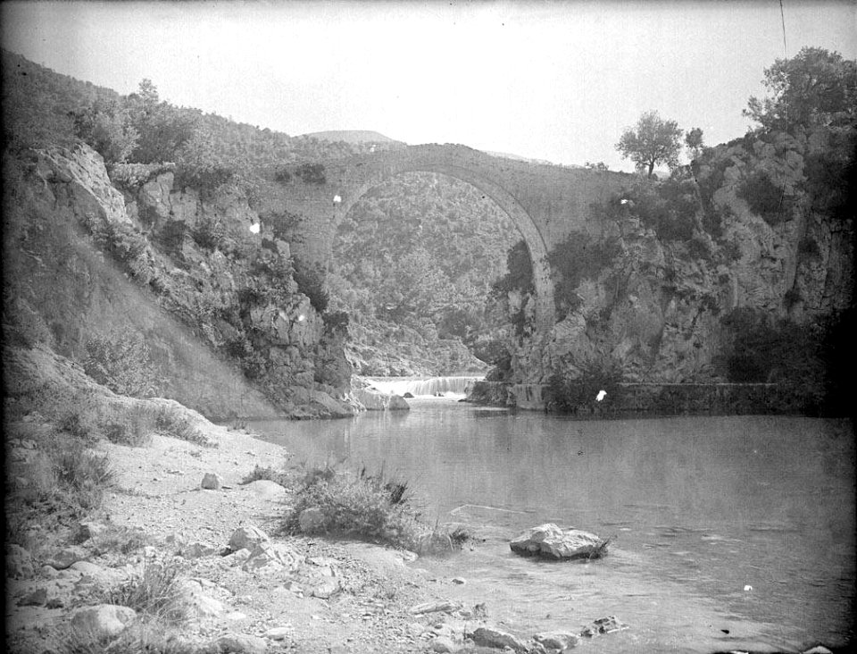 Vista del Pont de Llierca (AFCEC RIBASV C 2678)