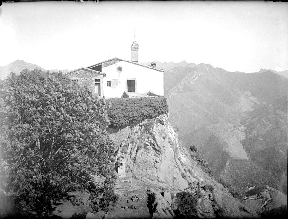 Vista del Santuari de Bellmunt (AFCEC RIBASV C 2527)