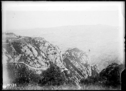 Vista des del massís de les muntanyes de Montserrat (AFCEC MORELLO A 7548)
