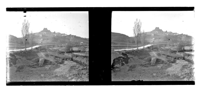Vista dels entorns de Morella . Al fons, la població