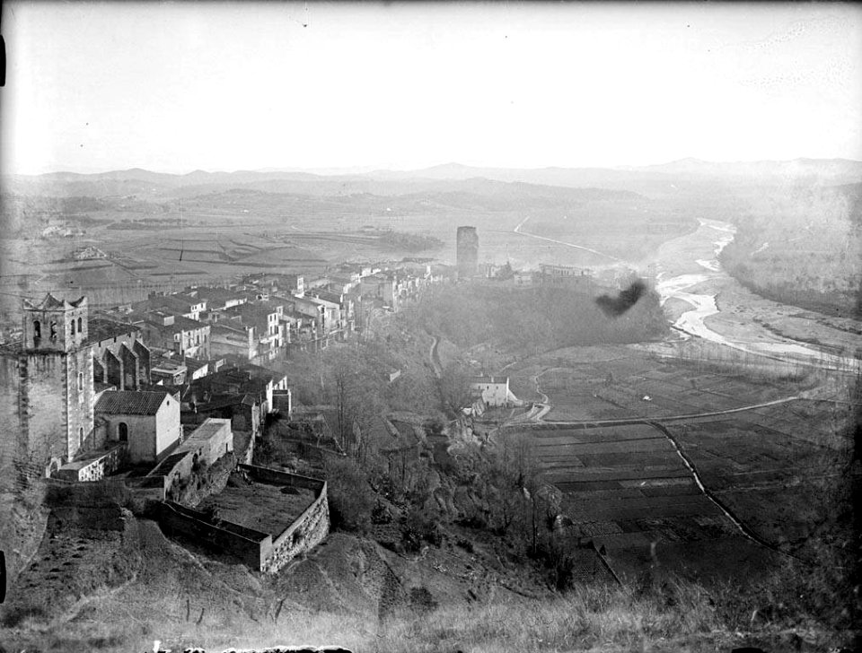 Vista general d'Hostalric (AFCEC RIBASV C 2648)