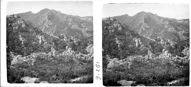 Vista general de les muntanyes de la Columna i Sant Nofre