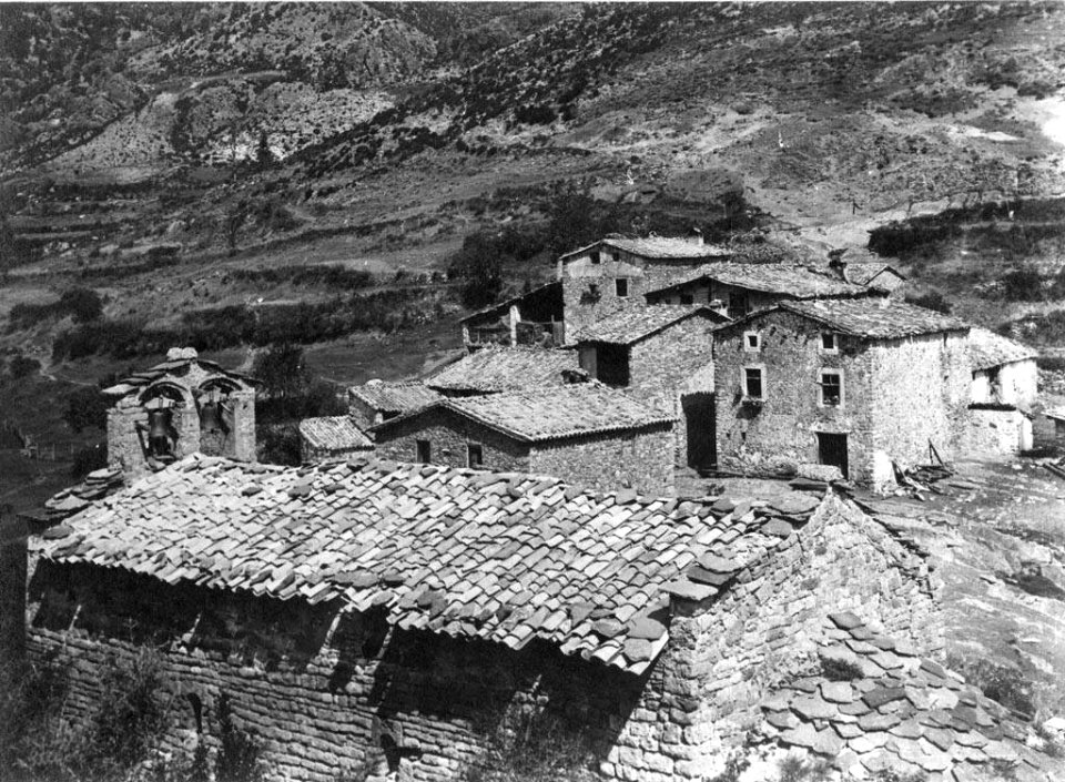 Vista general de Greixa amb l'Església en primer terme