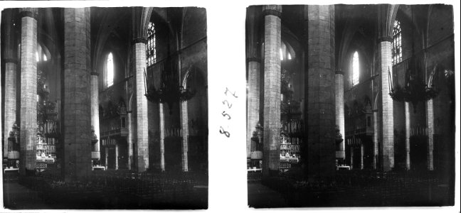 Vista general de l ' interior de l'església de Santa Maria del Mar de Barcelona