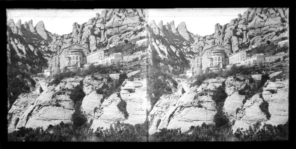 Vista general de la part posterior del Monestir de Montserrat amb l'absis (AFCEC BORDAS X 162)