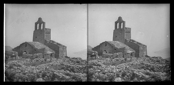 Vista general de les ruïnes de l'ermita Santa Elena prop de Sant Pere de Rodes (AFCEC BORDAS X 502)