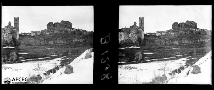 Vista general de Rupit amb neu