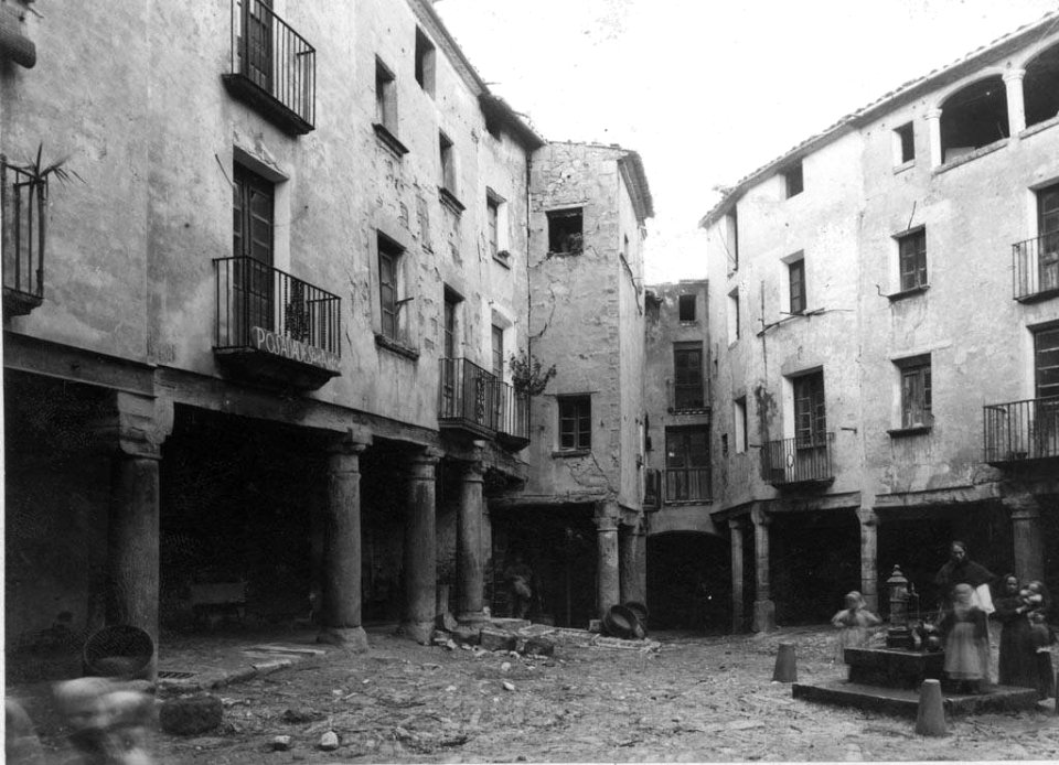 Vista general de la plaça fortificada de Santa Coloma de Queralt