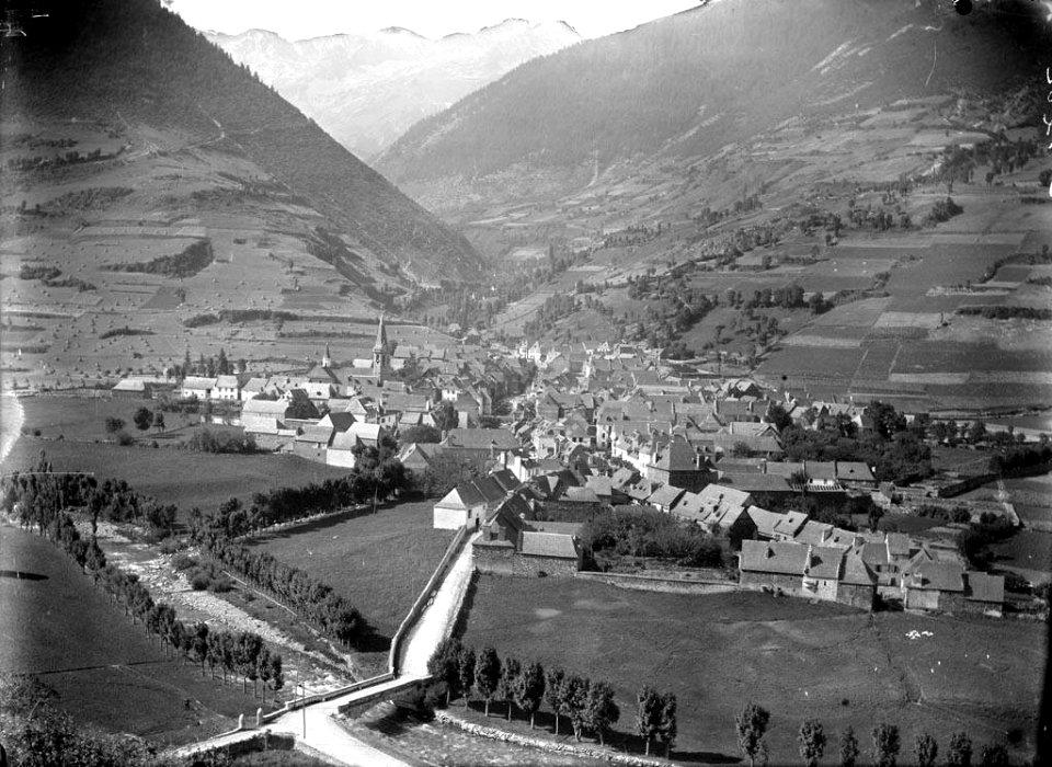 Vista general de Vielha (AFCEC SOLER D 1202)