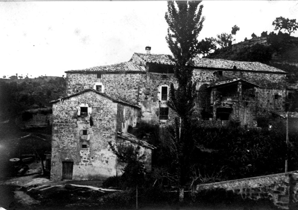 Vista general del molí de Querol de Ceuró