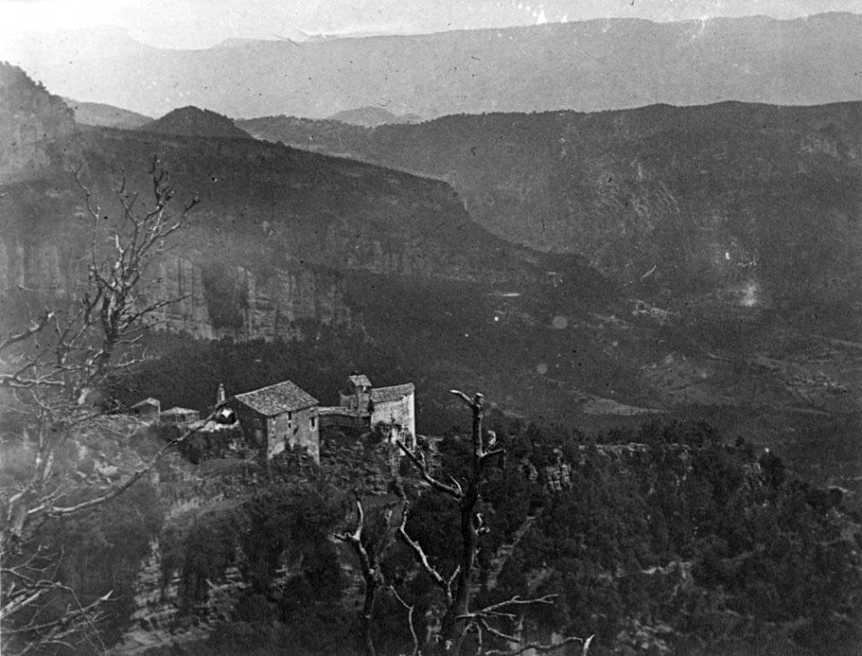 Vista general del Santuari de Santa Maria de Finestres