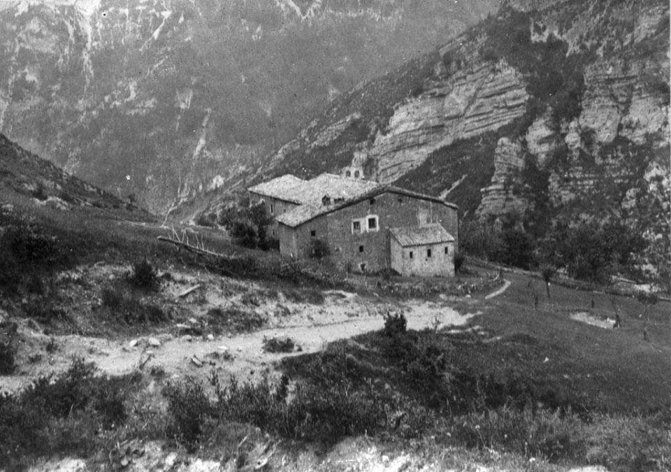 Vista general del Santuari del Gresolet (AFCEC EMC X 3209)