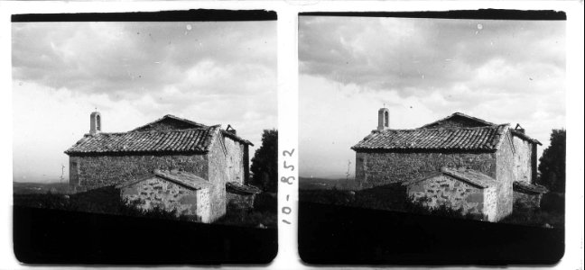 Vista lateral de l'església de la Mare de Déu del Bosc