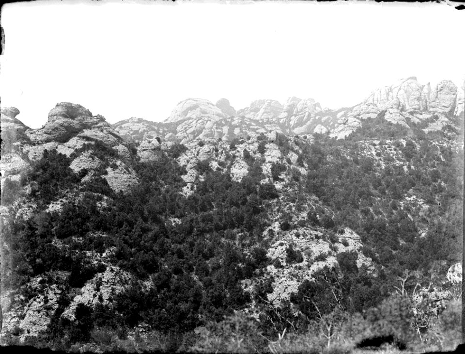 Vista parcial de la muntanya de Montserrat (AFCEC RIBASV C 2580)