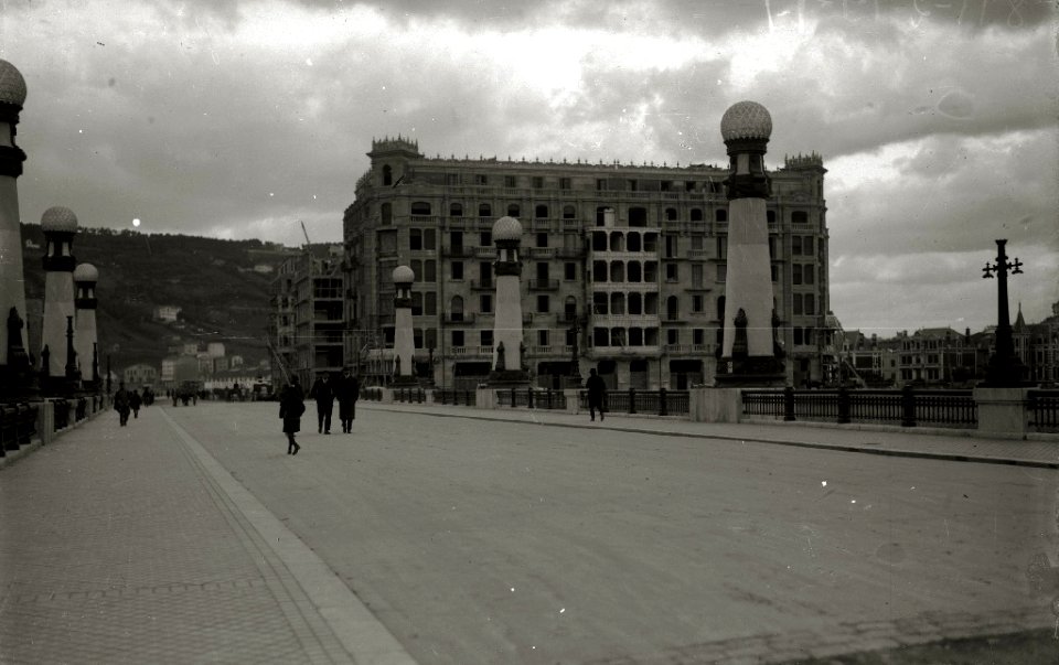 Vistas de San Sebastián (5 de 11) - Fondo Car-Kutxa Fototeka
